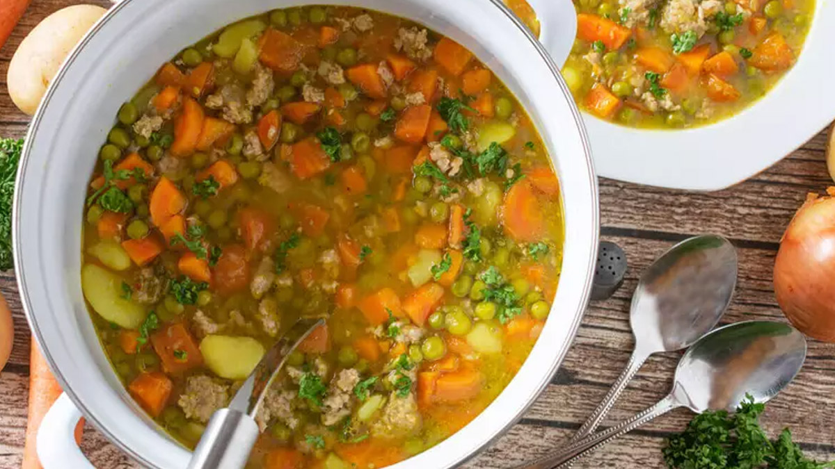 Essa Sopa de Legumes com Carne Moída é o Conforto que Você Precisa!