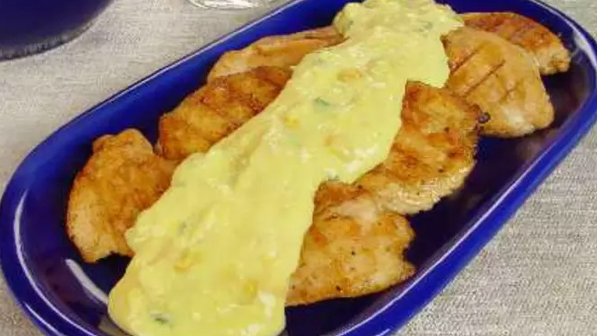 Receita Irresistível Frango Grelhado com Creme de Milho Que Derrete na Boca!